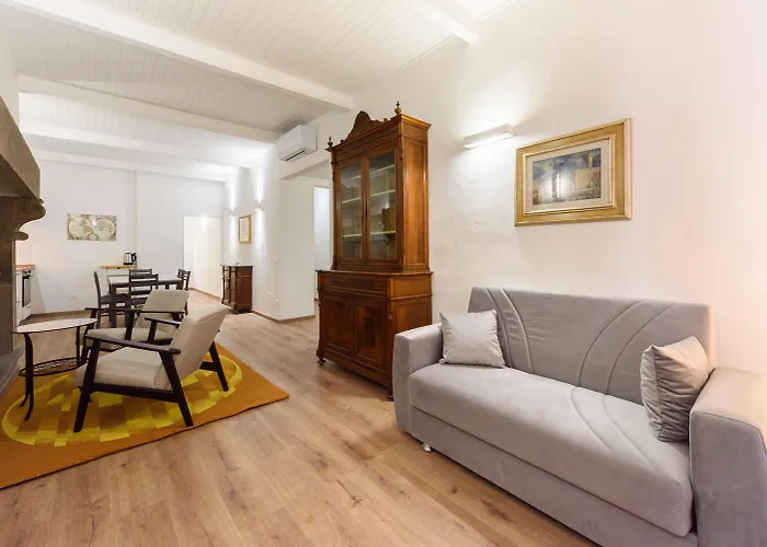 Uffizi 3 Bedrooms By Mmega
